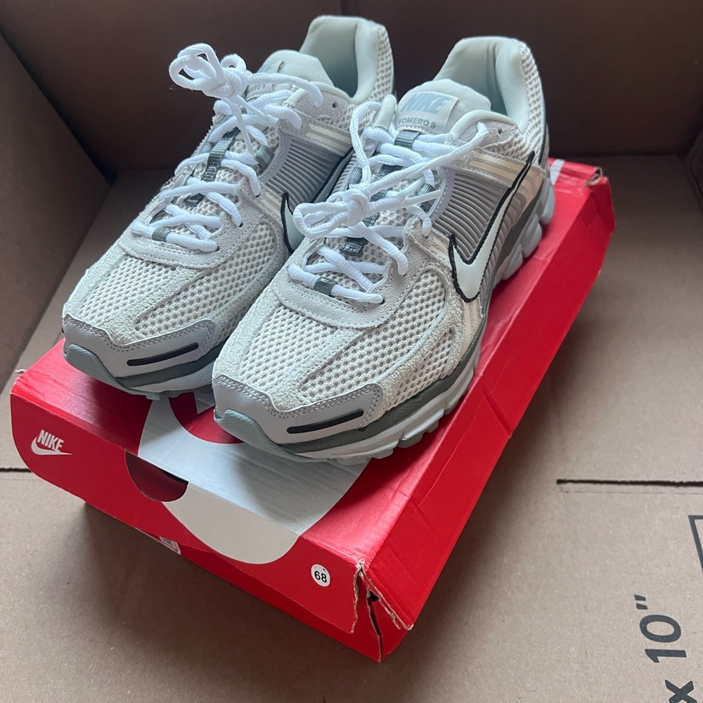 Nike Vomero 5 “Light Orewood Brown”